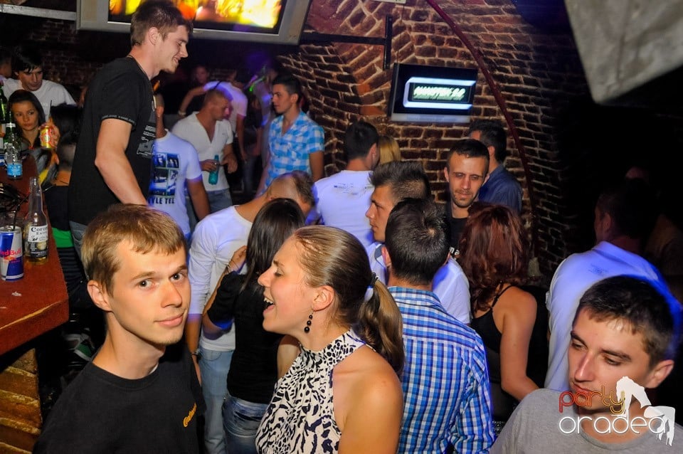 Student's Party în Club Escape, 