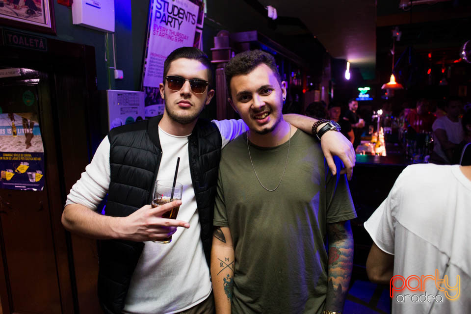 Student's Party, Green Pub