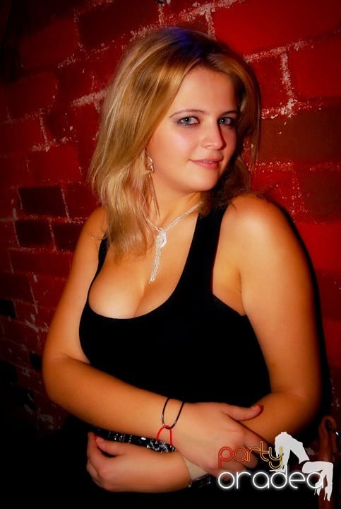 Studenţii continuă distracţia în Club Escape,