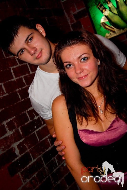 Studenţii continuă distracţia în Club Escape,