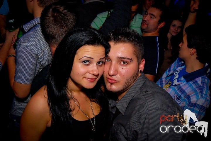 Studenţii continuă distracţia în Club Escape,