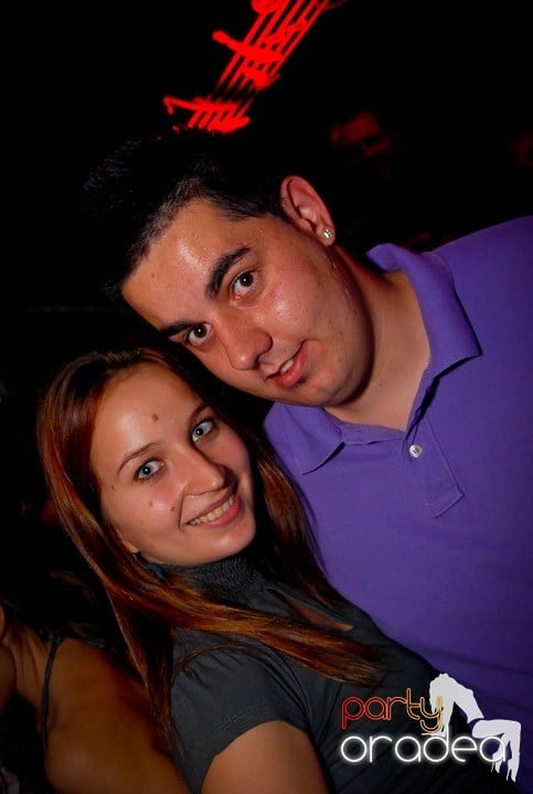 Studenţii continuă distracţia în Club Escape,
