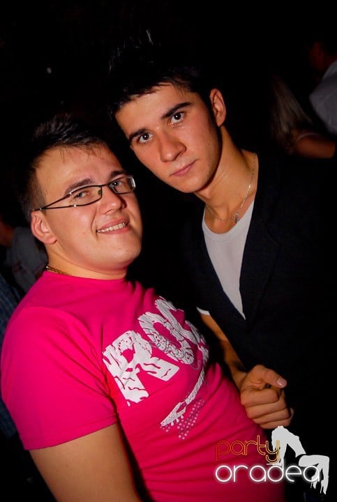 Studenţii continuă distracţia în Club Escape,
