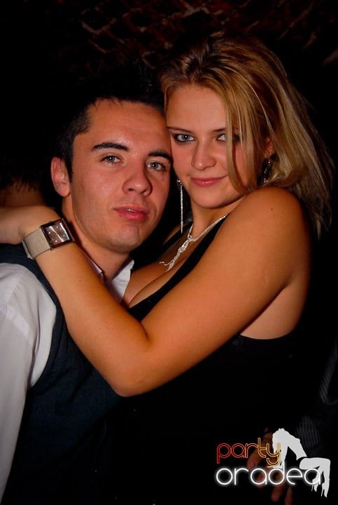 Studenţii continuă distracţia în Club Escape,