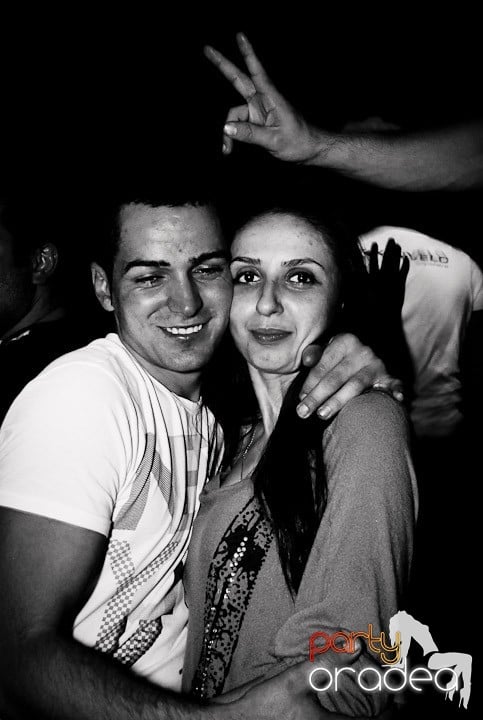 Studenţii continuă distracţia în Club Escape,
