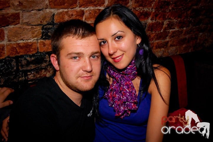Studenţii continuă distracţia în Club Escape,