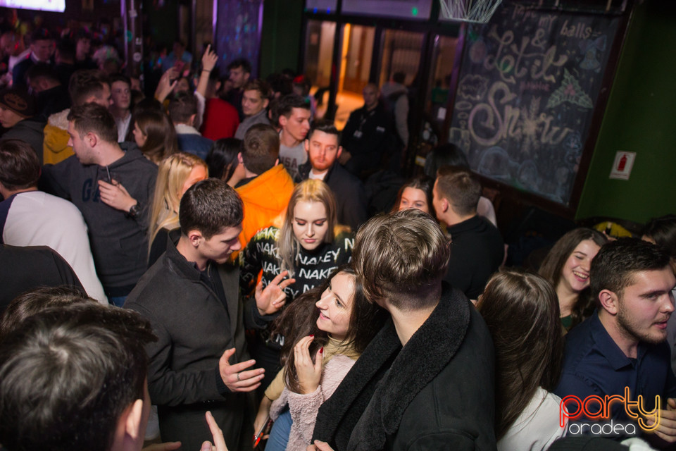 Students Party, Green Pub