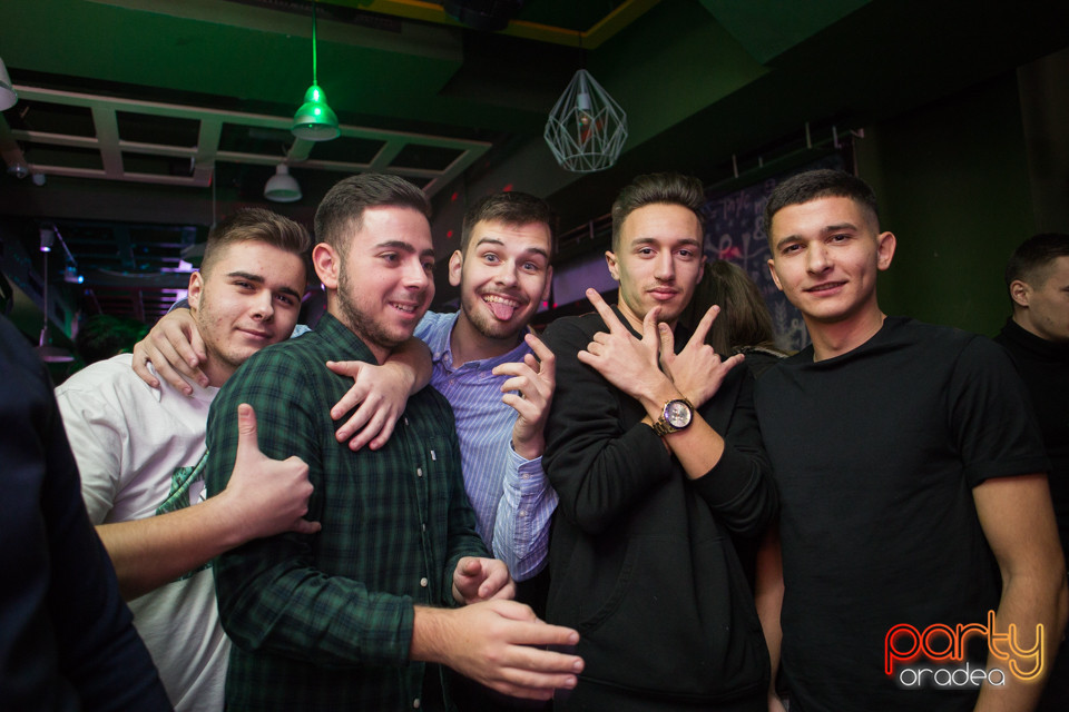 Students Party, Green Pub