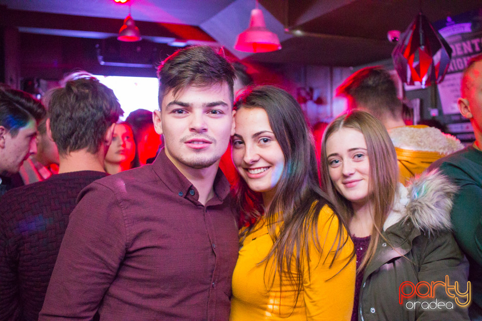 Students Party, Green Pub