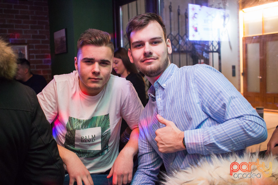 Students Party, Green Pub