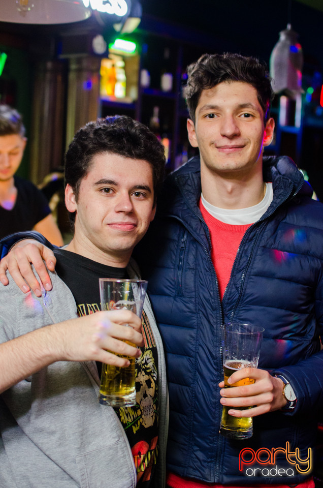 Students Party, Green Pub