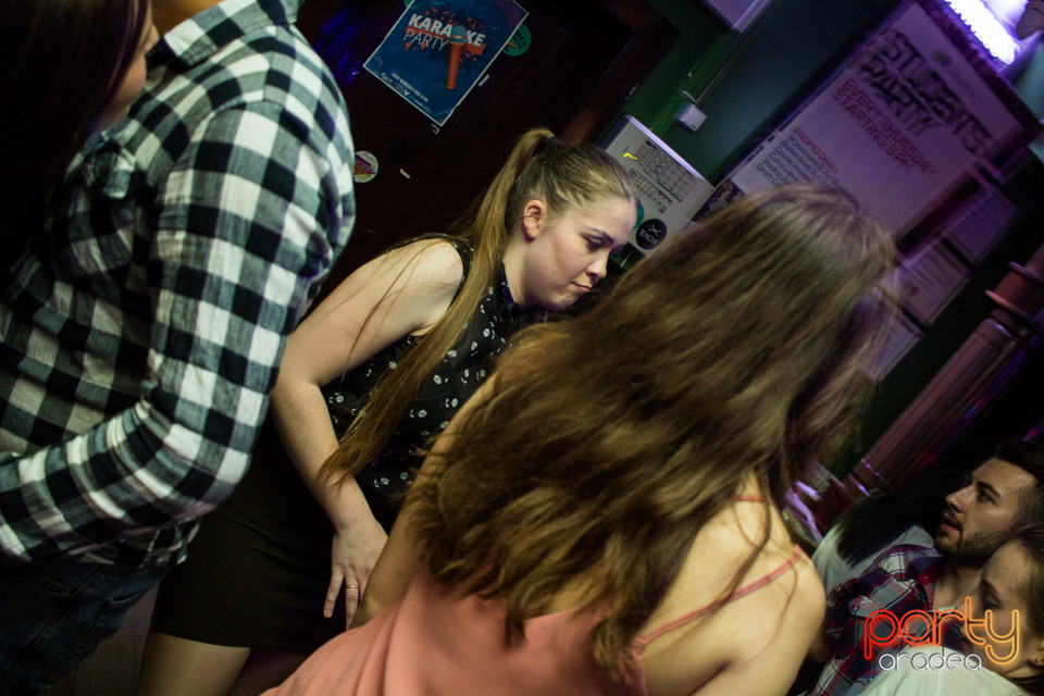 Students Party, Green Pub