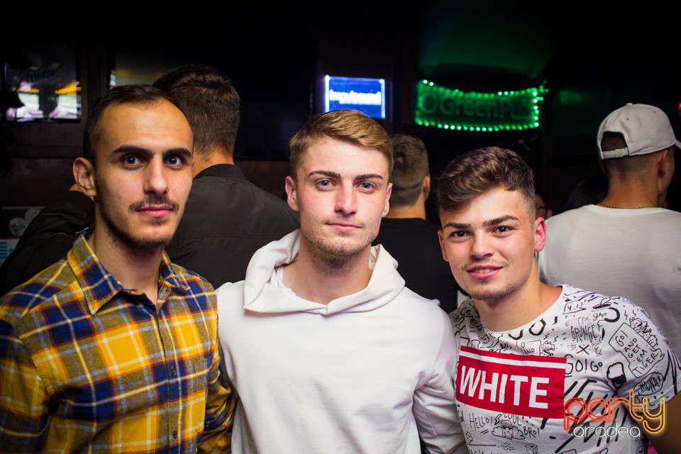 Students Party, Green Pub