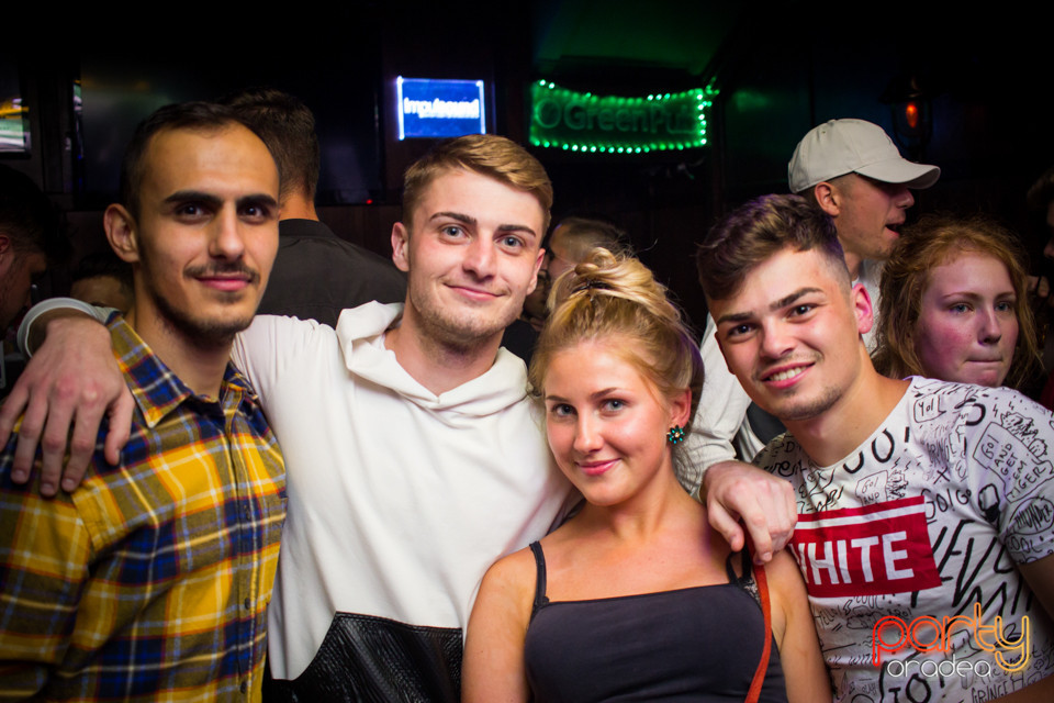 Students Party, Green Pub