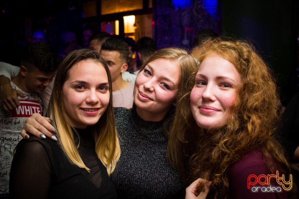 Students Party, Green Pub