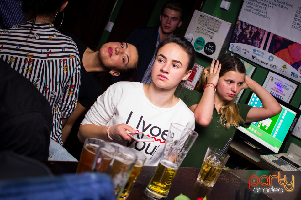 Students Party, Green Pub