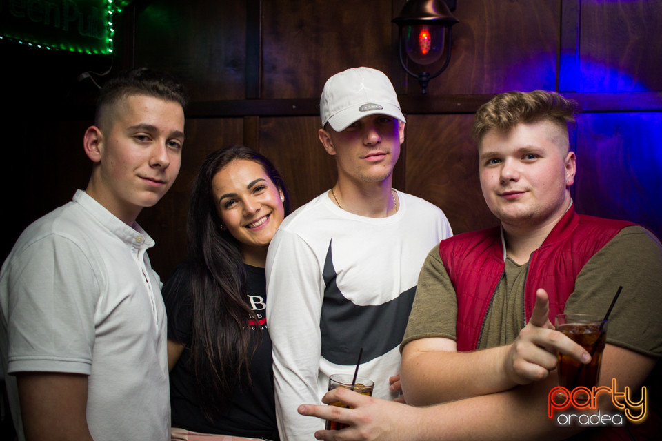 Students Party, Green Pub