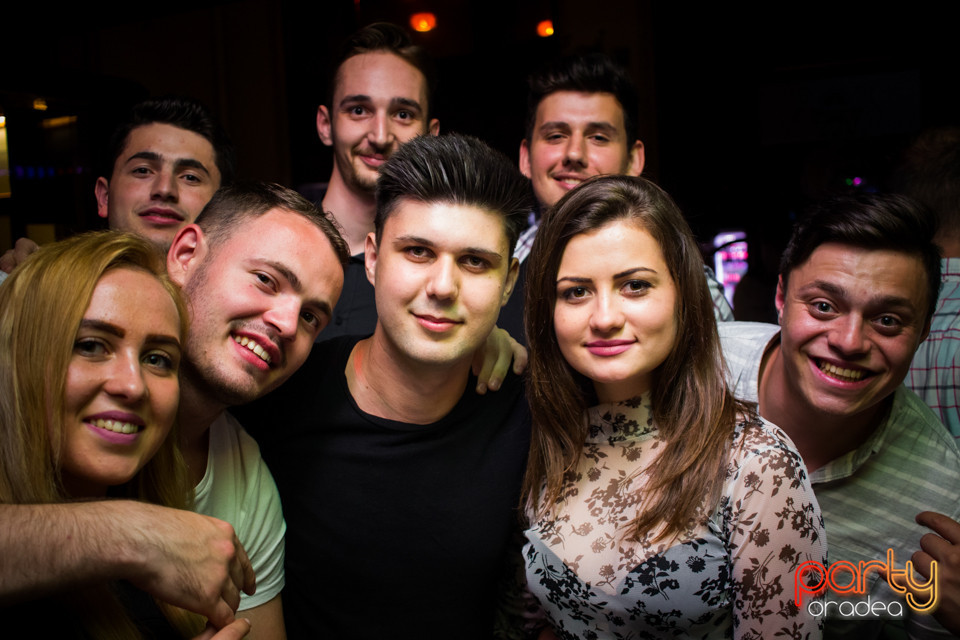 Students Party, Green Pub