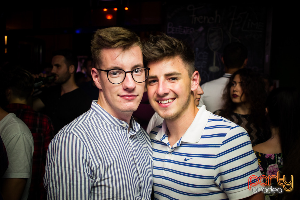 Students Party, Green Pub