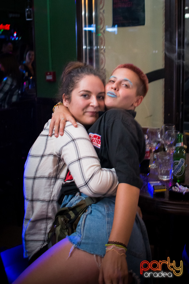Students Party, Green Pub