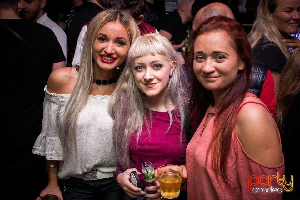 Students Party, Green Pub