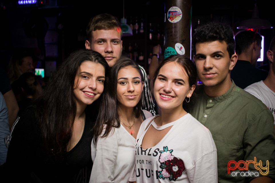 Students Party, Green Pub