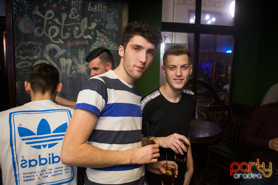 Students Party, Green Pub