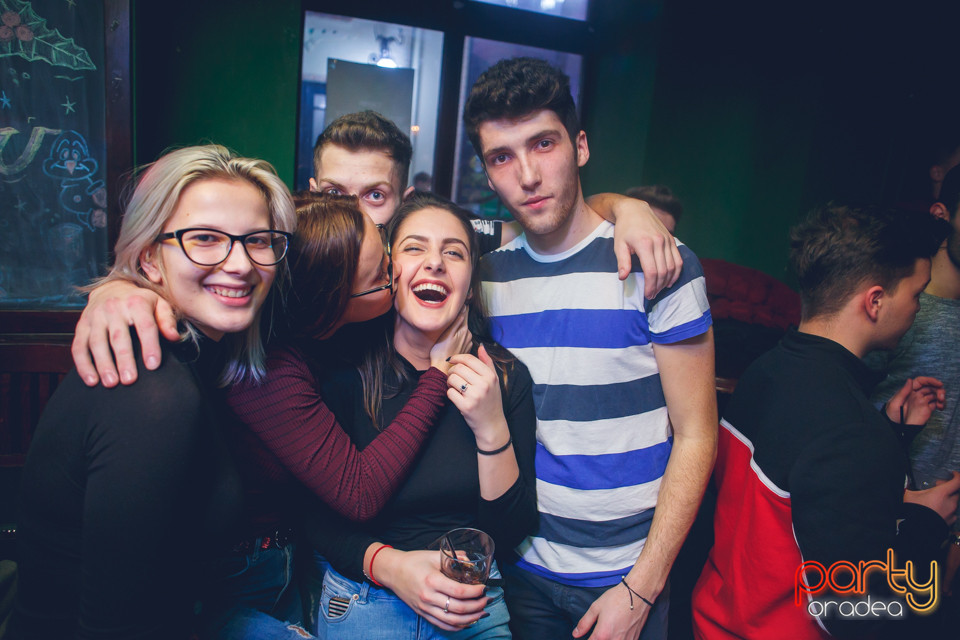 Students Party, Green Pub