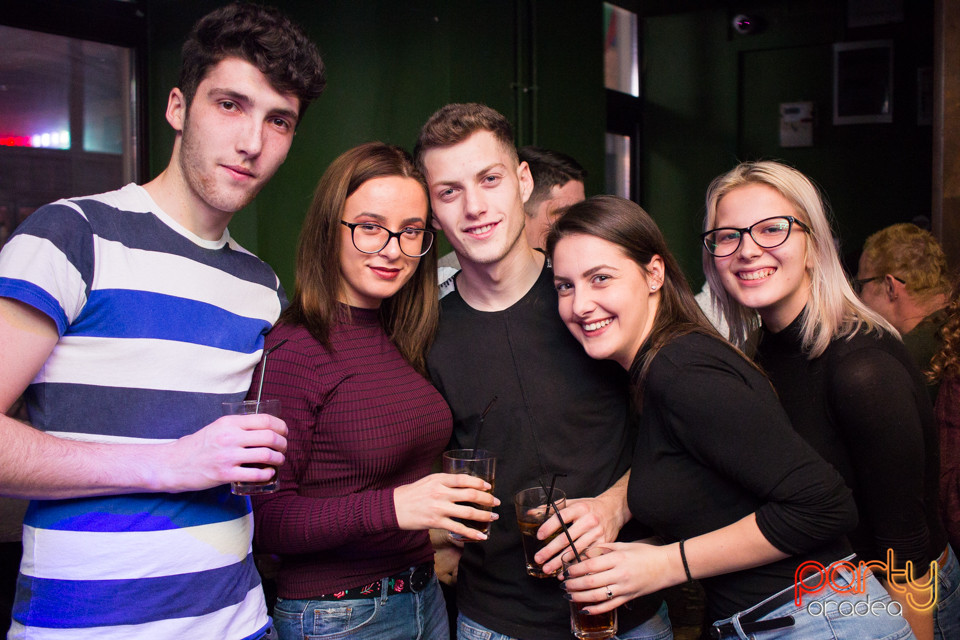 Students Party, Green Pub