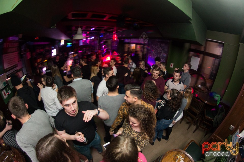 Students Party, Green Pub