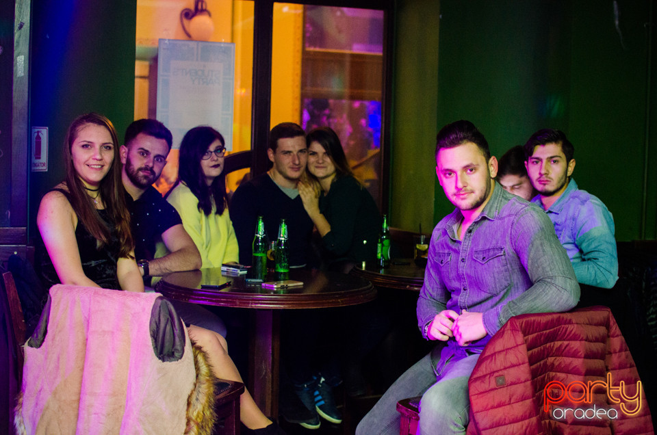 Students Party, Green Pub