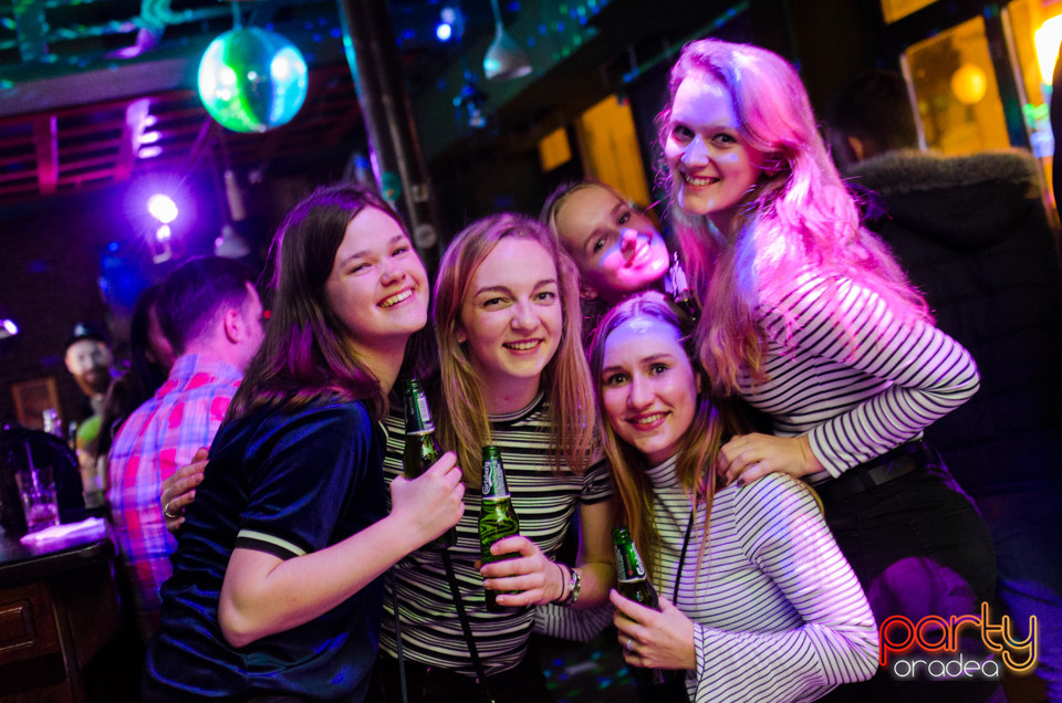 Students Party, Green Pub