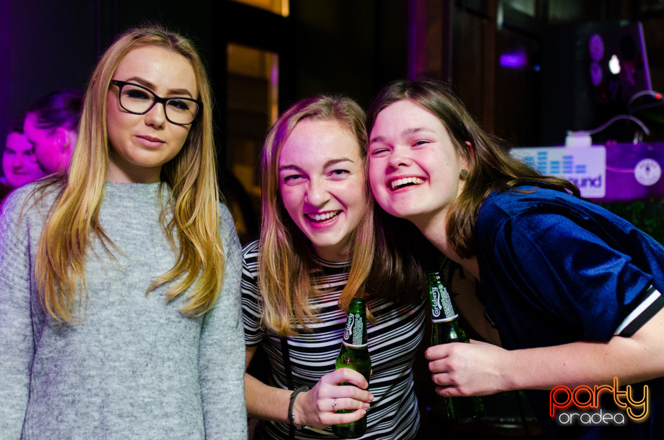 Students Party, Green Pub