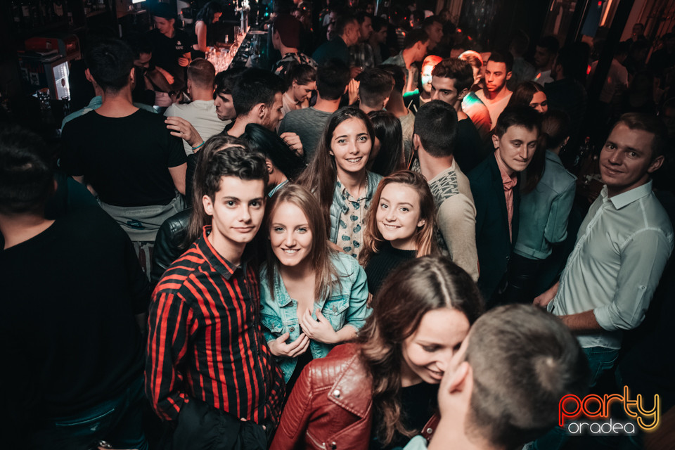 Students Party, Green Pub