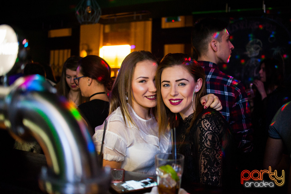 Students Party, Green Pub