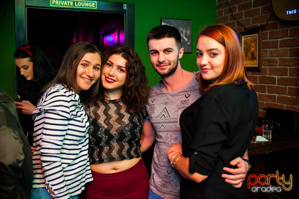 Students Party, Green Pub