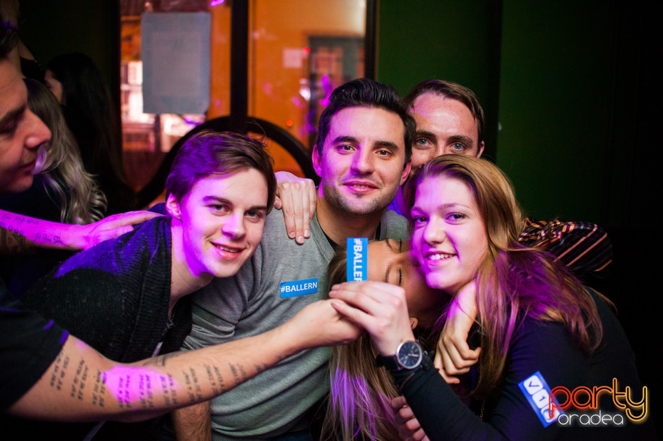 Students Party, Green Pub