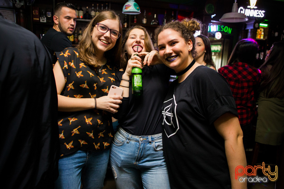 Students Party, Green Pub