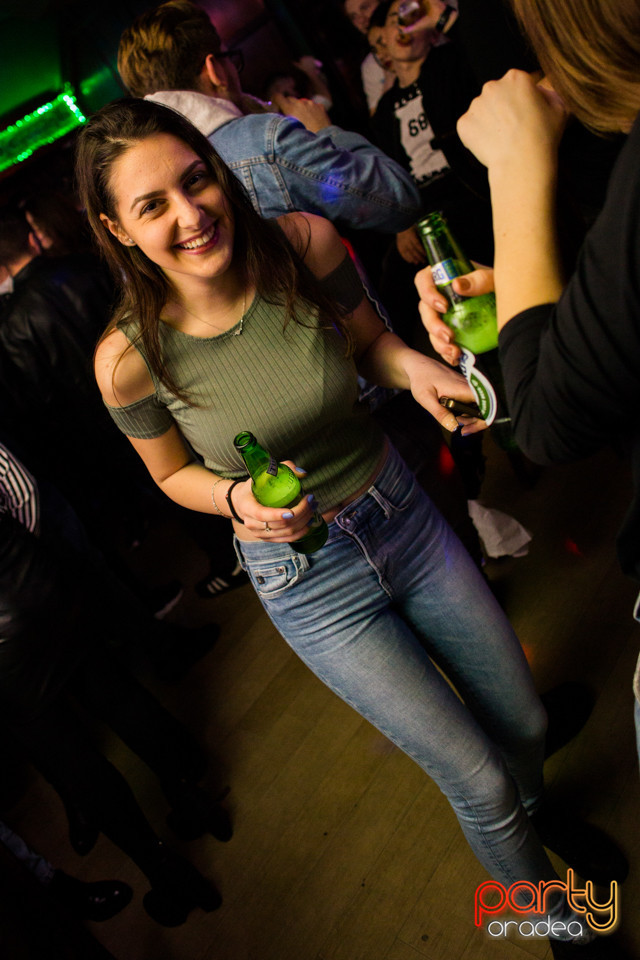 Students Party, Green Pub