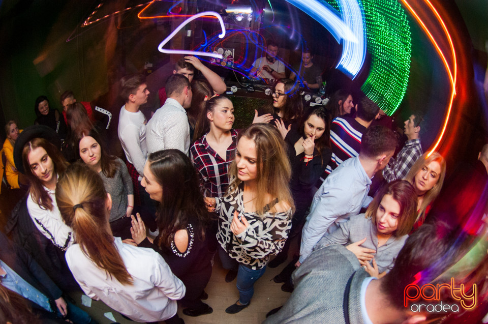 Students Party, Green Pub