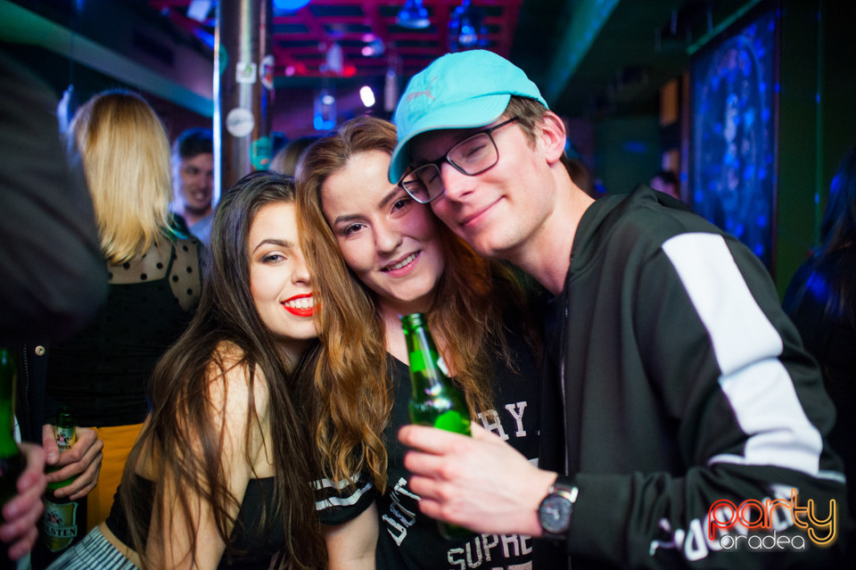 Students Party, Green Pub