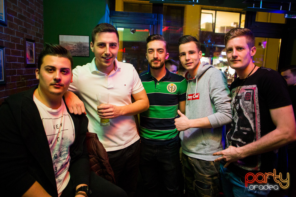 Students Party, Green Pub