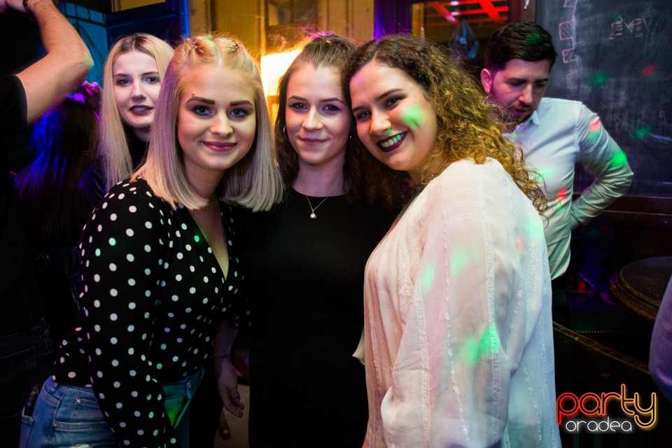 Students Party, Green Pub