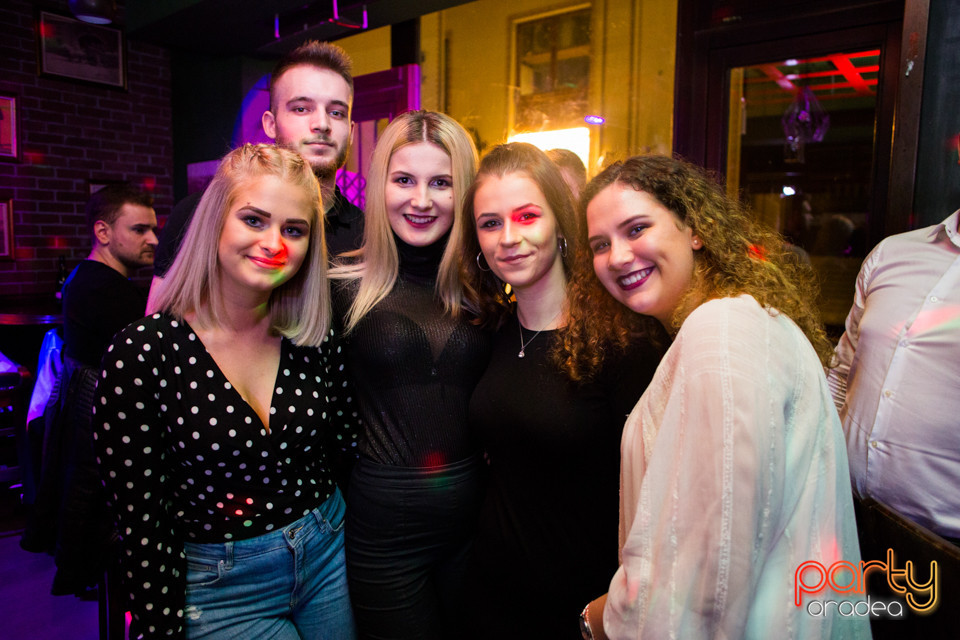 Students Party, Green Pub