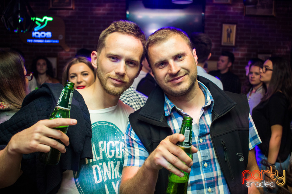 Students Party, Green Pub