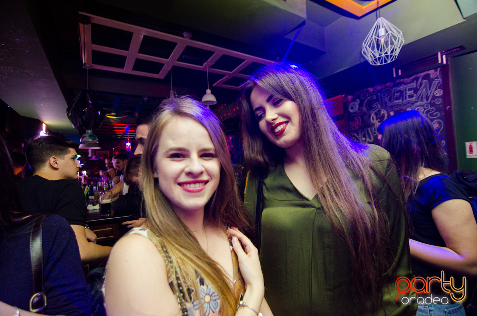 Students Party @ Green Pub, Green Pub