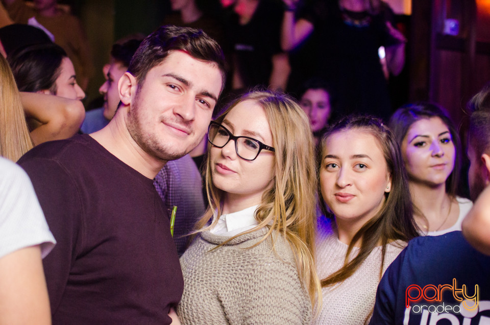 Students Party @ Green Pub, Green Pub