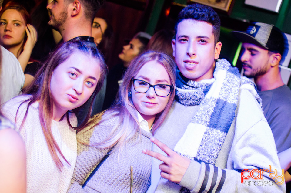 Students Party @ Green Pub, Green Pub