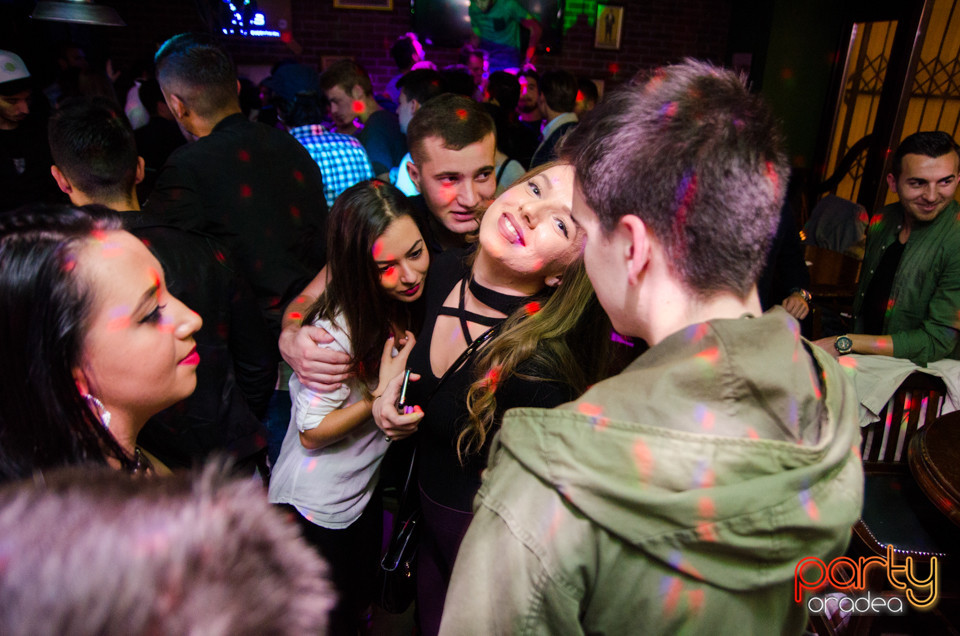 Students Party @ Green Pub, Green Pub