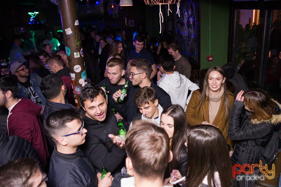 Students Party, Green Pub